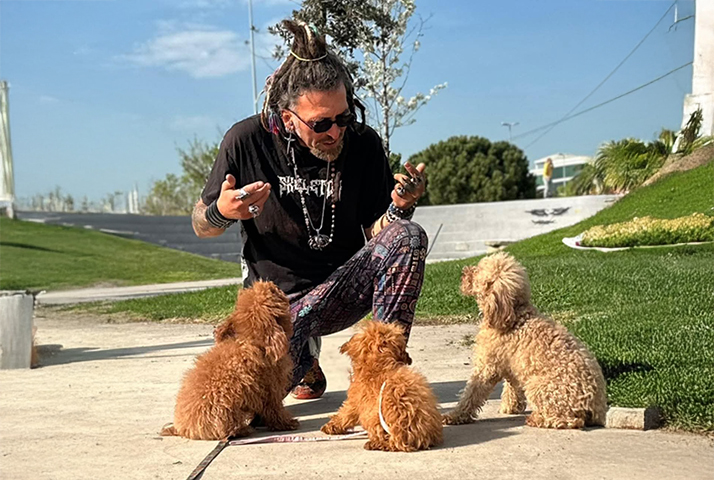 Sait Emre Güneş: Dünyada Empati Odaklı Yeni Bir Köpek Eğitimi Sistemini Entegre Eden Sürrealist Dahi