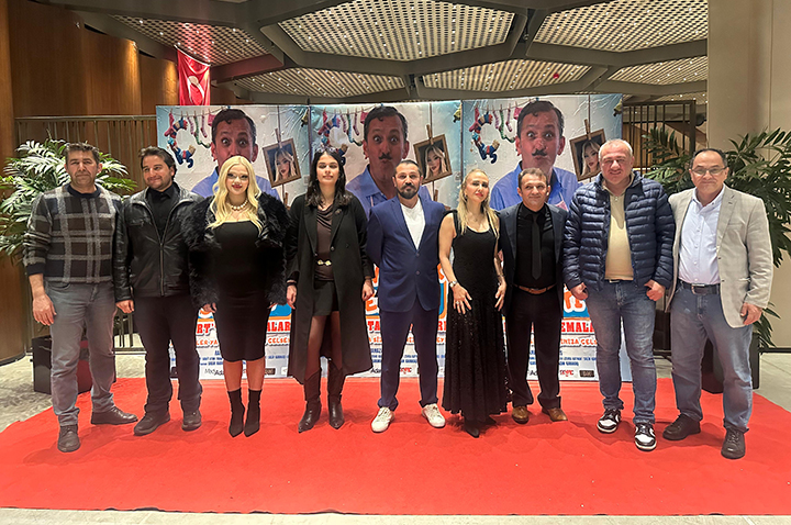 Sezonun iddialı komedi yapımı “Çamaşır Sepeti” filminin galasına yoğun ilgi